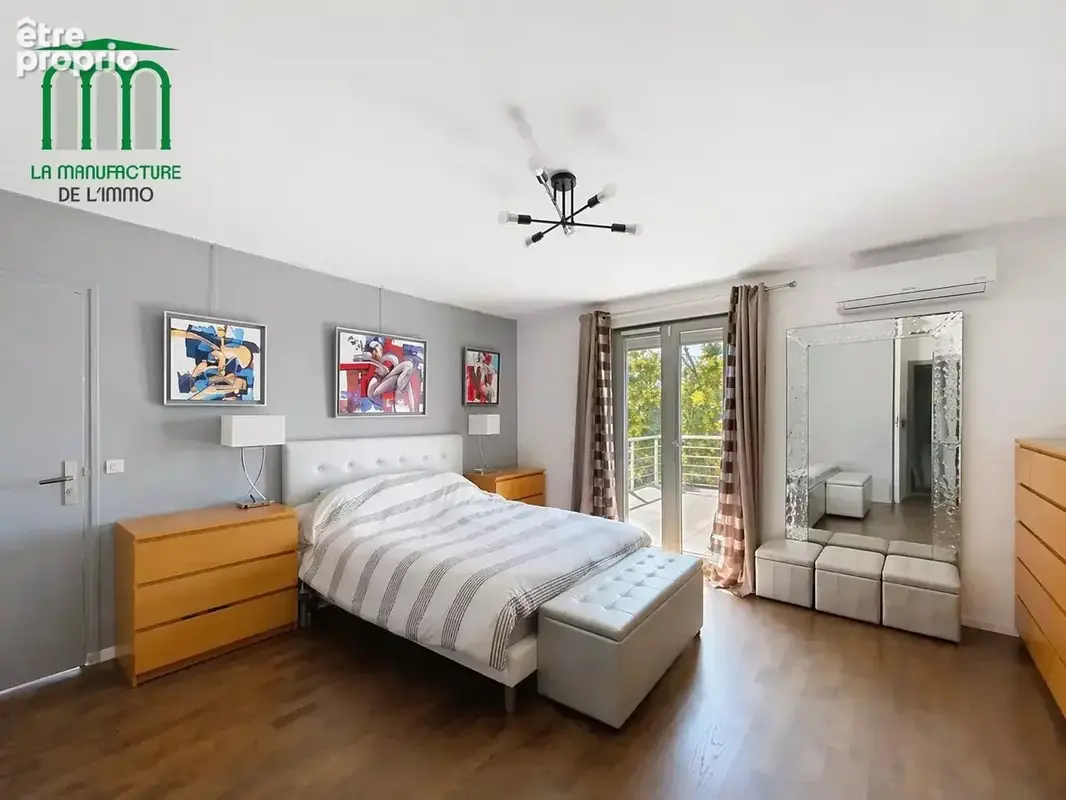 villa d'exception avec piscine et dépendances / saint-genest lerpt golf - photo 14
