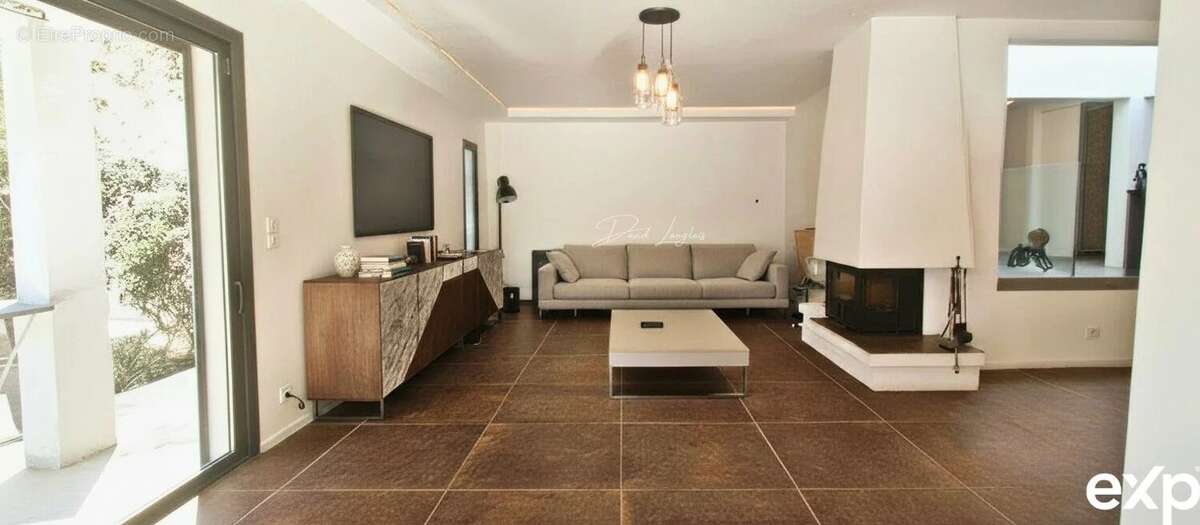 Maison à ROQUEFORT-LES-PINS