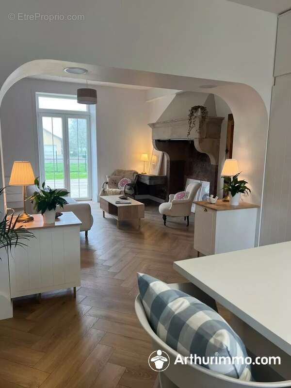 Maison à SAINTE-MARIE-EN-CHAUX