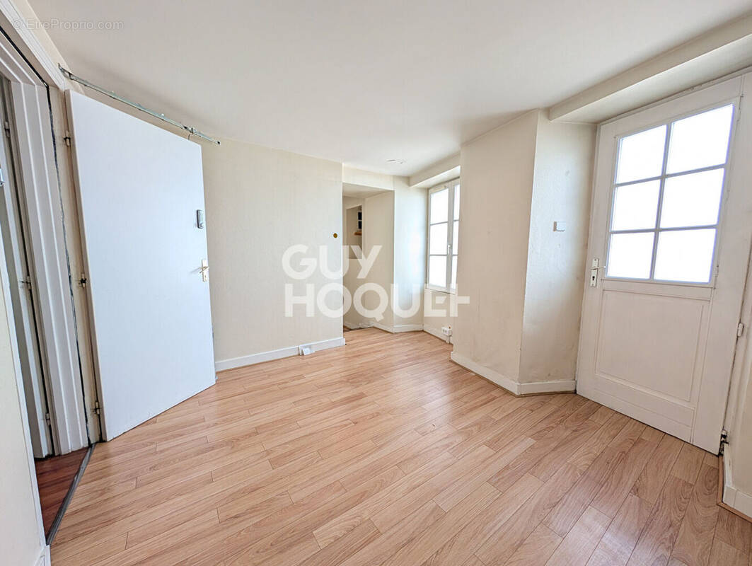 Commerce à LOUVECIENNES