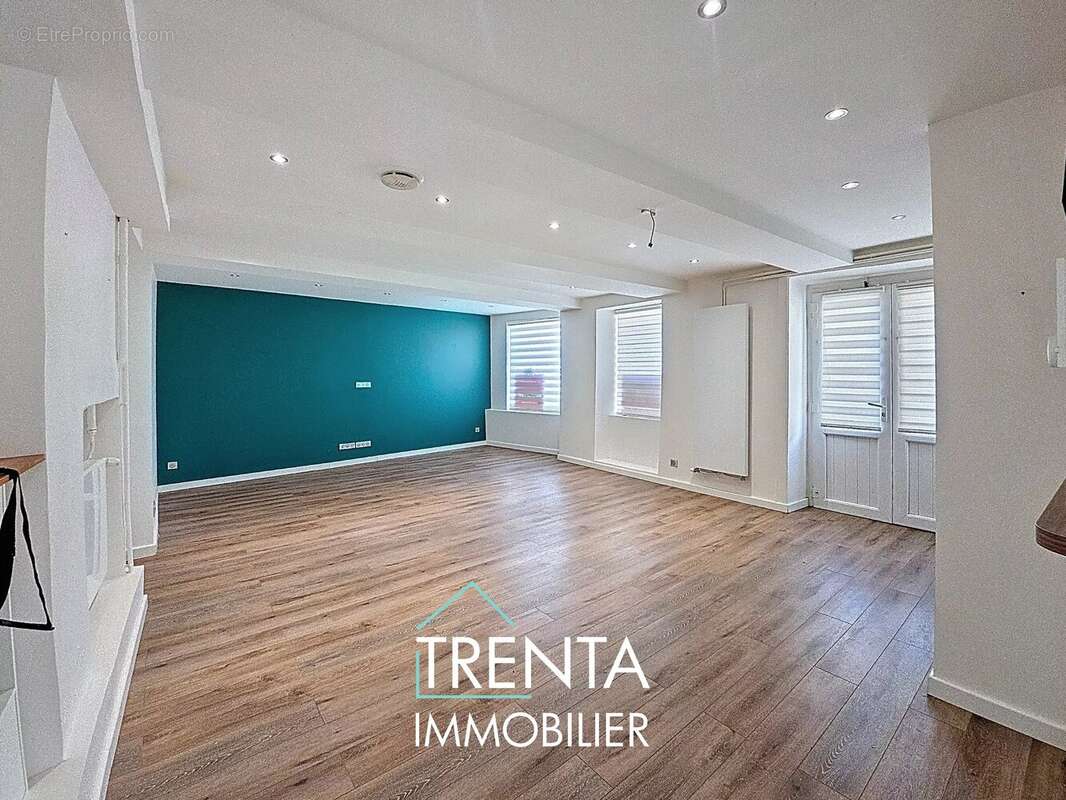 Maison à LES ABRETS