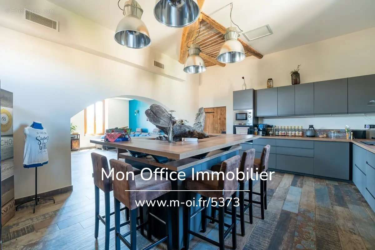 Appartement à LA FARE-LES-OLIVIERS