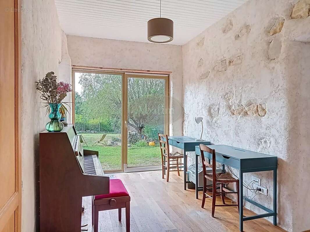 Commerce à AURIGNAC