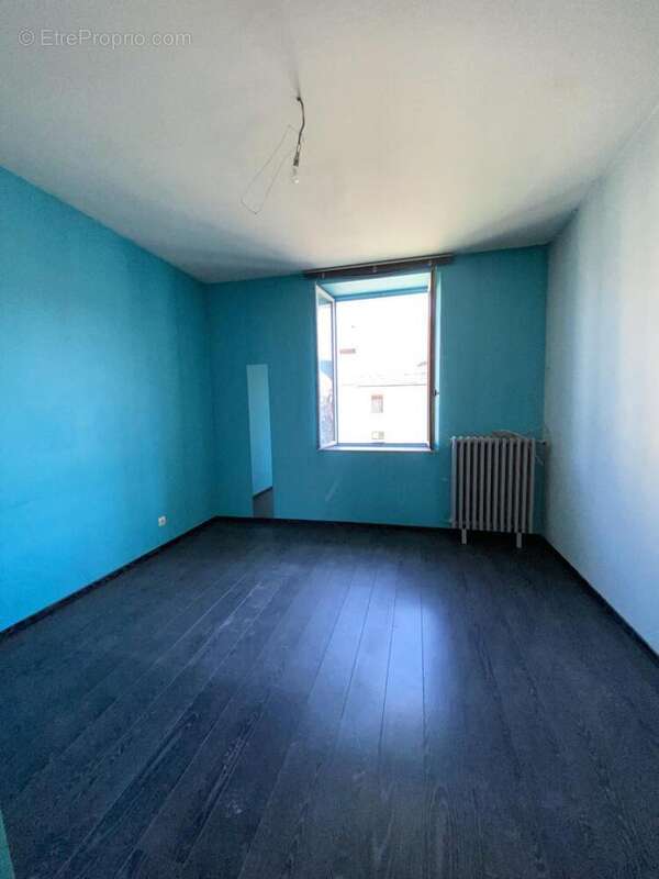 Exclu LE THILLOT Centre-ville : Dans un ensemble immobilier Un appartement à rénover sur 2 niveaux avec terrasse panoramique. - photo 5