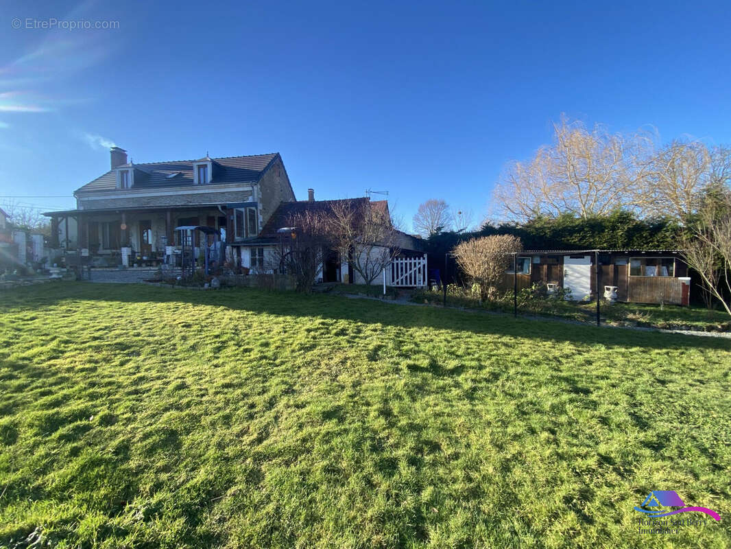 FACADE MAISON - Maison à SAINT-SATURNIN