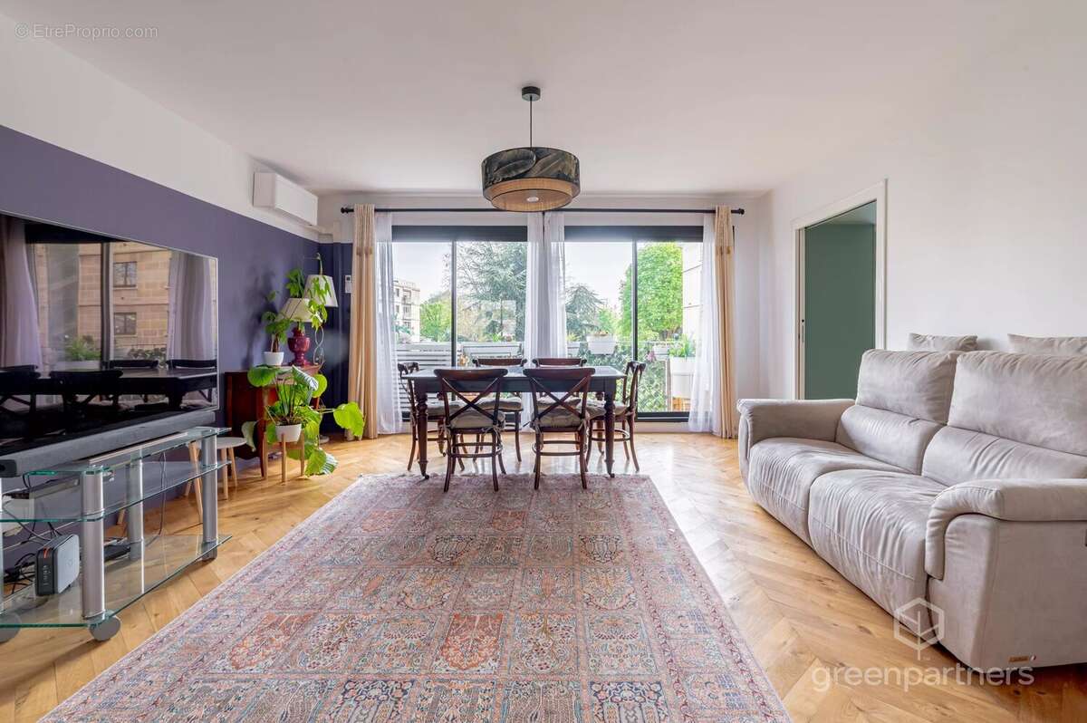 Appartement à NEUILLY-SUR-SEINE