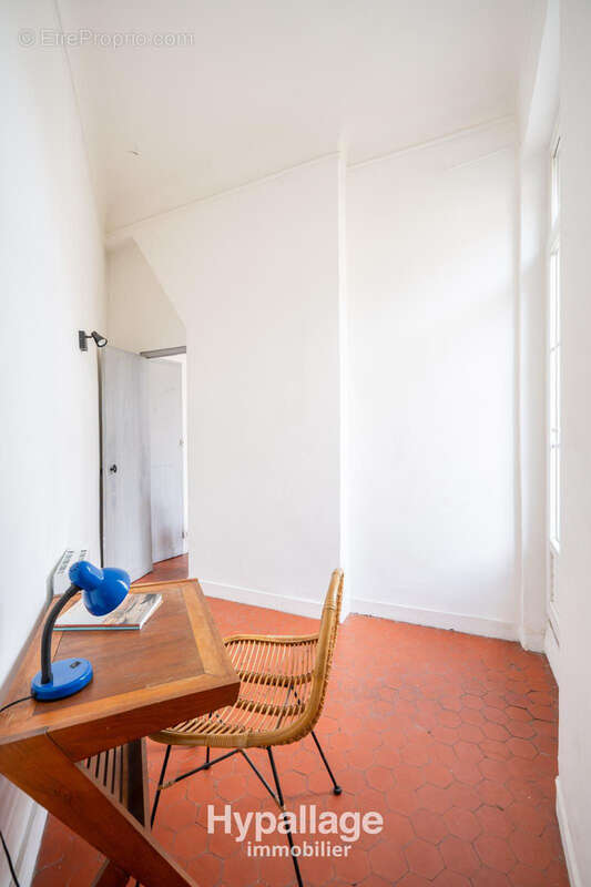 Vend type 3 balcon lumineux cave ancien 13001 Marseille - photo 10