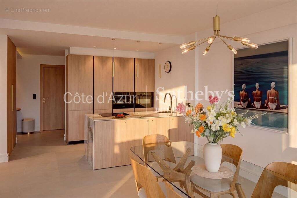 Cannes La Californie : Appartement rénové 122 m² avec vue mer et terrasse - photo 9