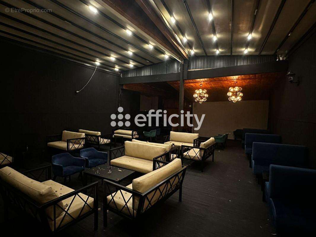 Commerce à LUZARCHES