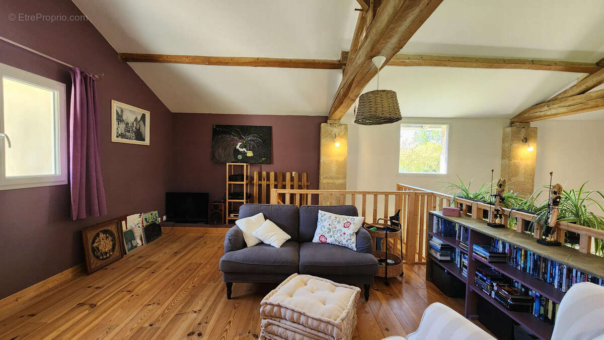 Maison à CIVRAC-DE-BLAYE