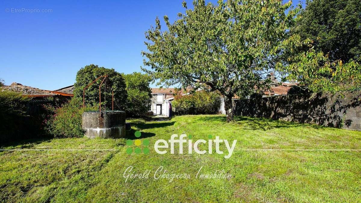 Maison à SAINT-LUMINE-DE-COUTAIS