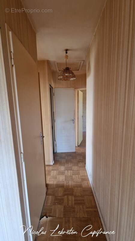 Athis de l'Orne – Pavillon de plain-pied avec sous-sol complet et beau potentiel ! - photo 12