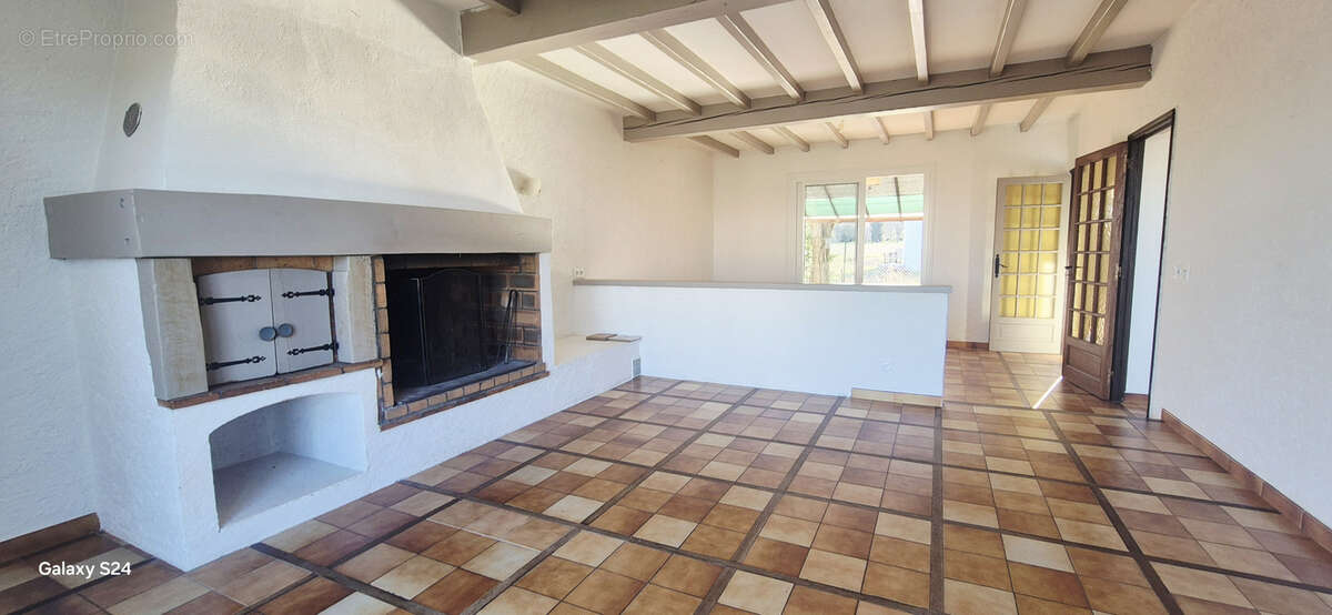 Maison de plain-pied avec dépendances   Villeneuve-la-Comptal - photo 5