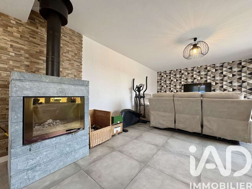 Maison 139 m² à Amplier  - photo 4