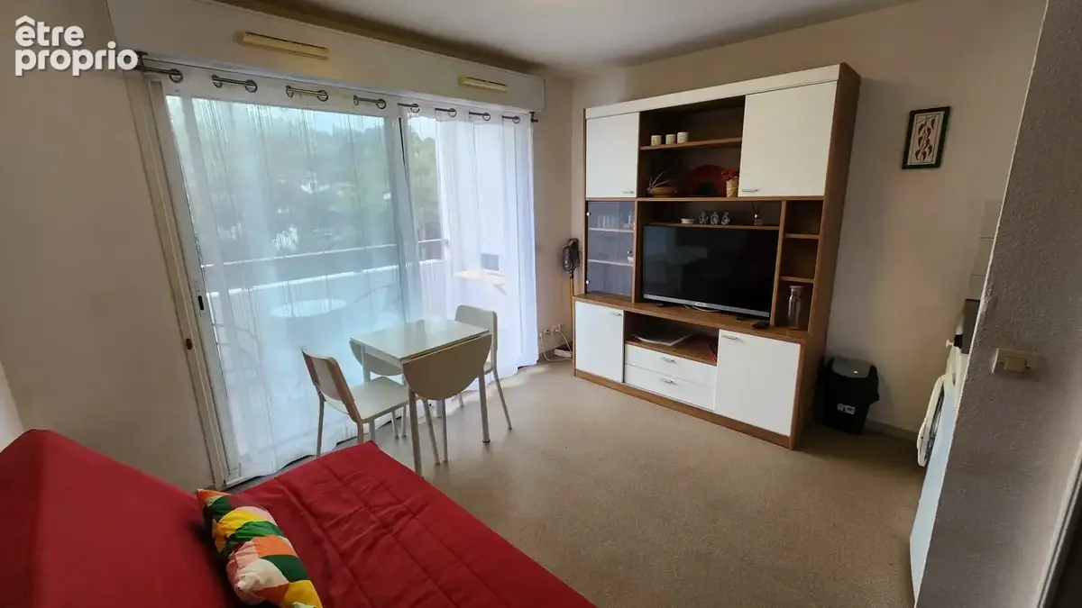Cambo-les-bains – studio meublé + parking (64) - photo 2