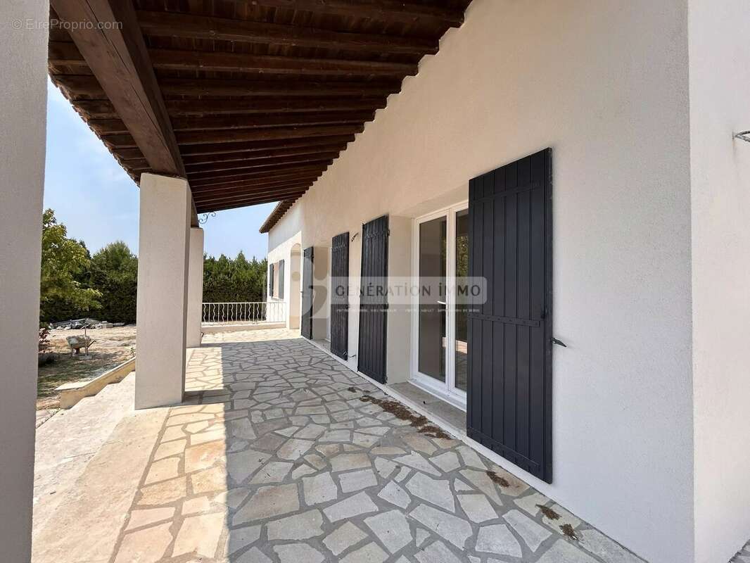 Fontvieille - Maison rénovée 4 chambres - photo 18