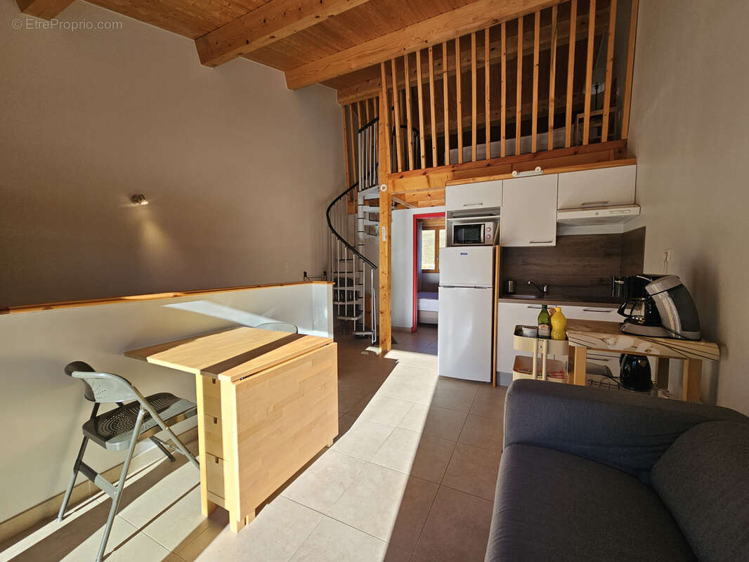 Appartement à CAILLE