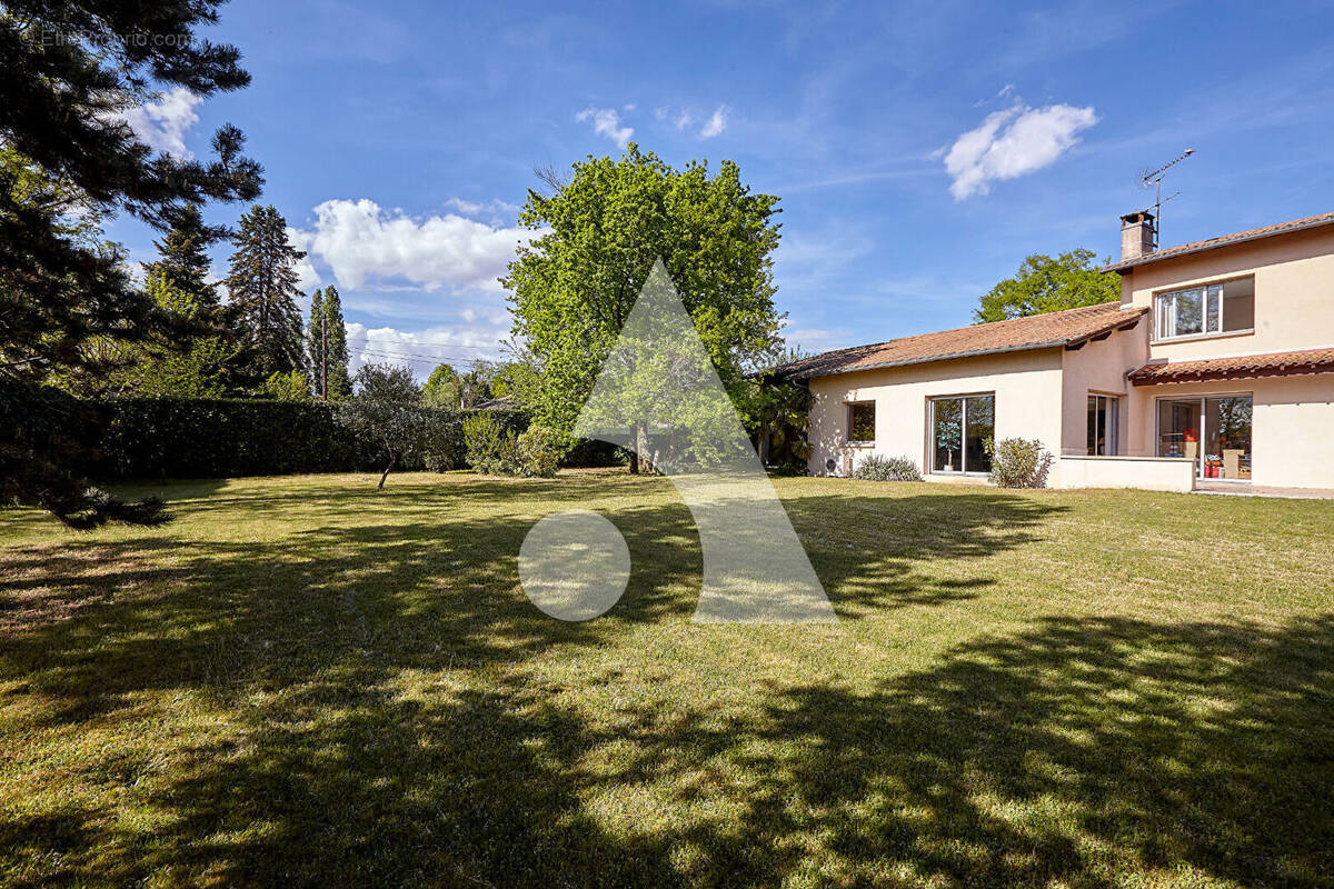 Maison à MONTMERLE-SUR-SAONE