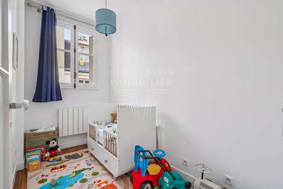 Appartement à NEUILLY-SUR-SEINE