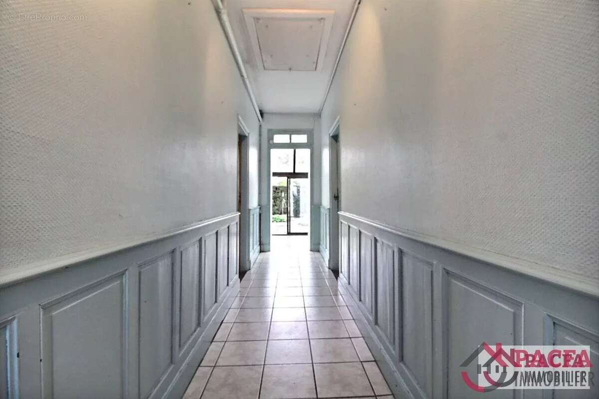 Maison de plain-pied avec jardin et double garage à Castres - photo 10