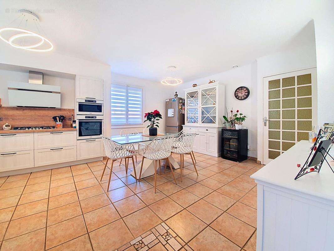 Maison à VILLENEUVE-DE-LA-RAHO