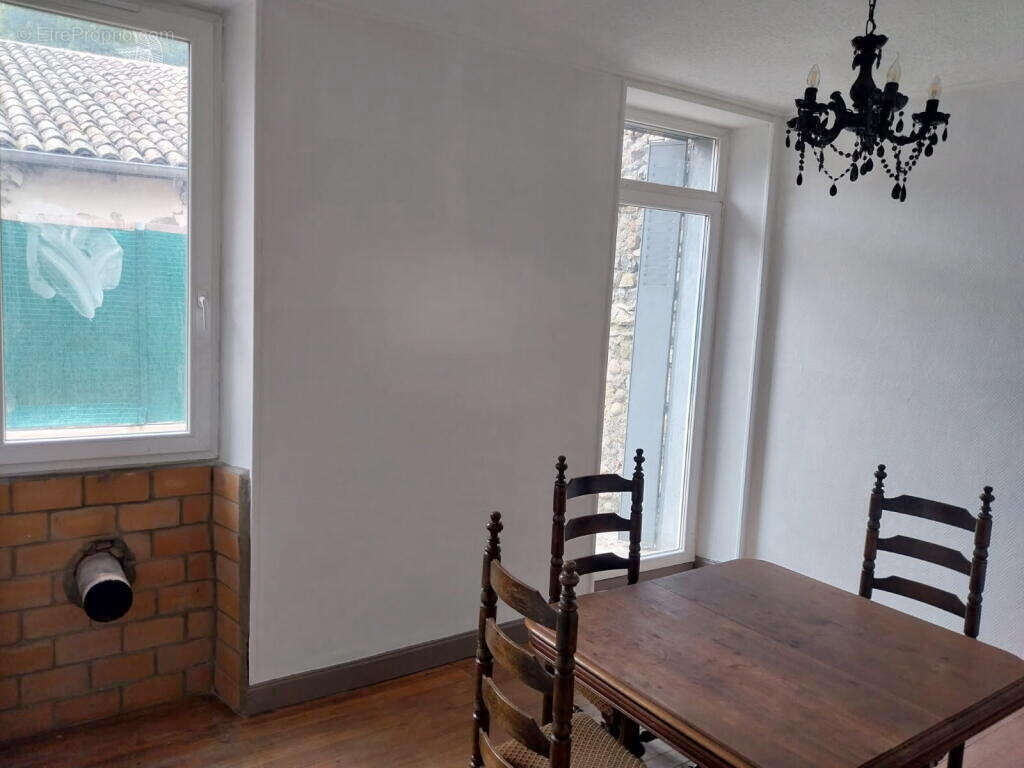 Maison à SAINT-FORTUNAT-SUR-EYRIEUX