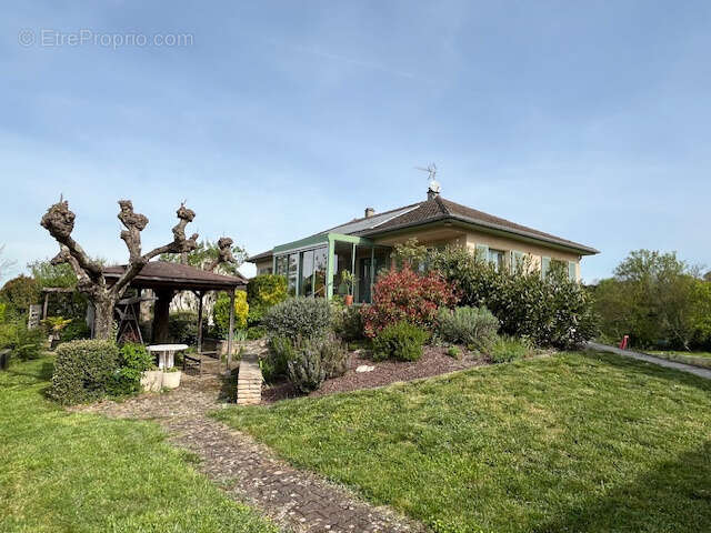 Maison à LA VERPILLIERE