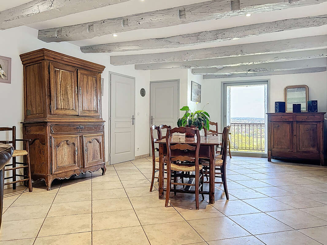 Maison à SAINT-CERNIN-DE-LARCHE