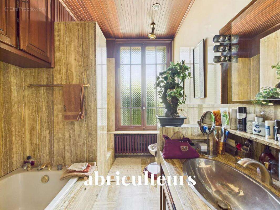 Appartement à PARIS-12E