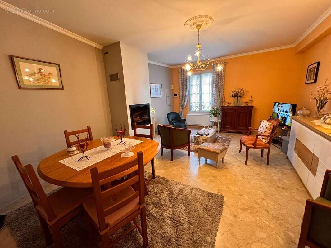 Appartement à CRESPIERES