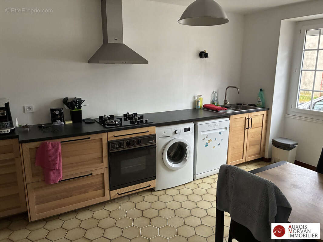 Maison à COURCELLES-LES-SEMUR