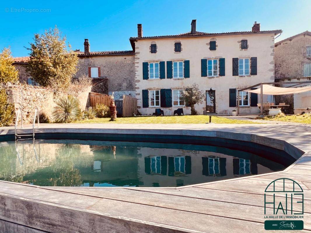 Maison à CONFOLENS