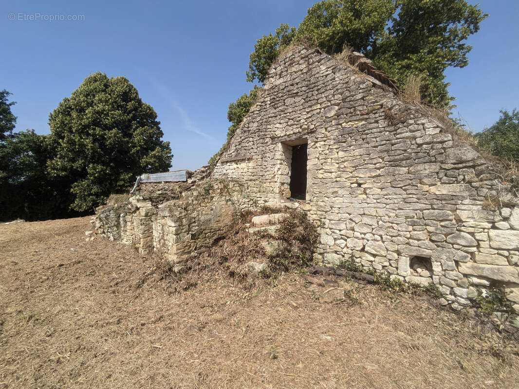 Maison à LA CHAPELLE-BLANCHE-SAINT-MARTIN
