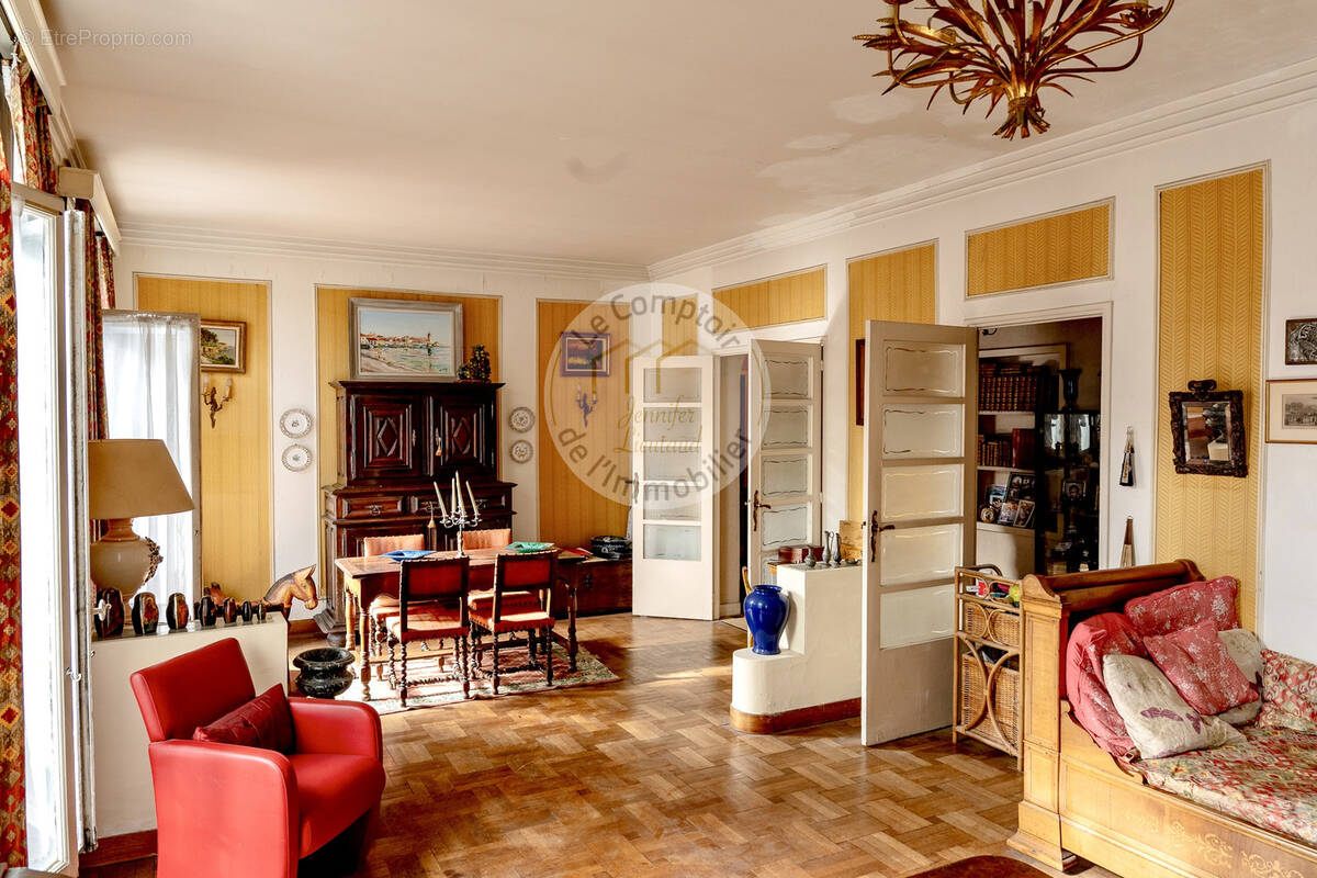 Appartement à MARSEILLE-6E