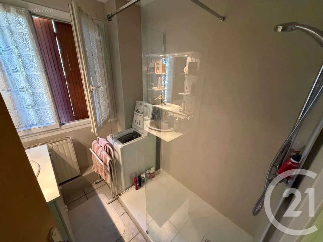 Appartement 69 m² à Aurillac  - photo 7