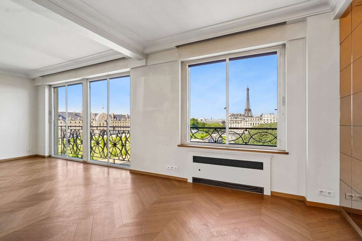 Appartement à PARIS-7E