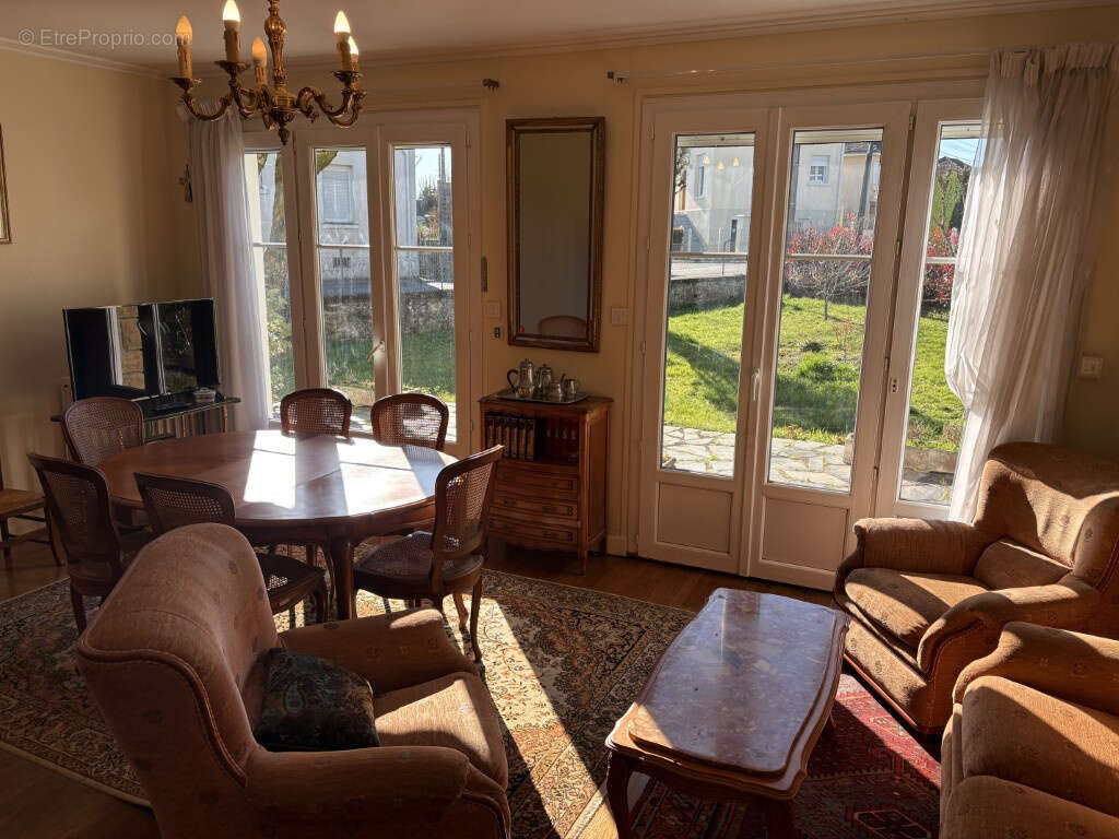 Maison à ARNAC-POMPADOUR