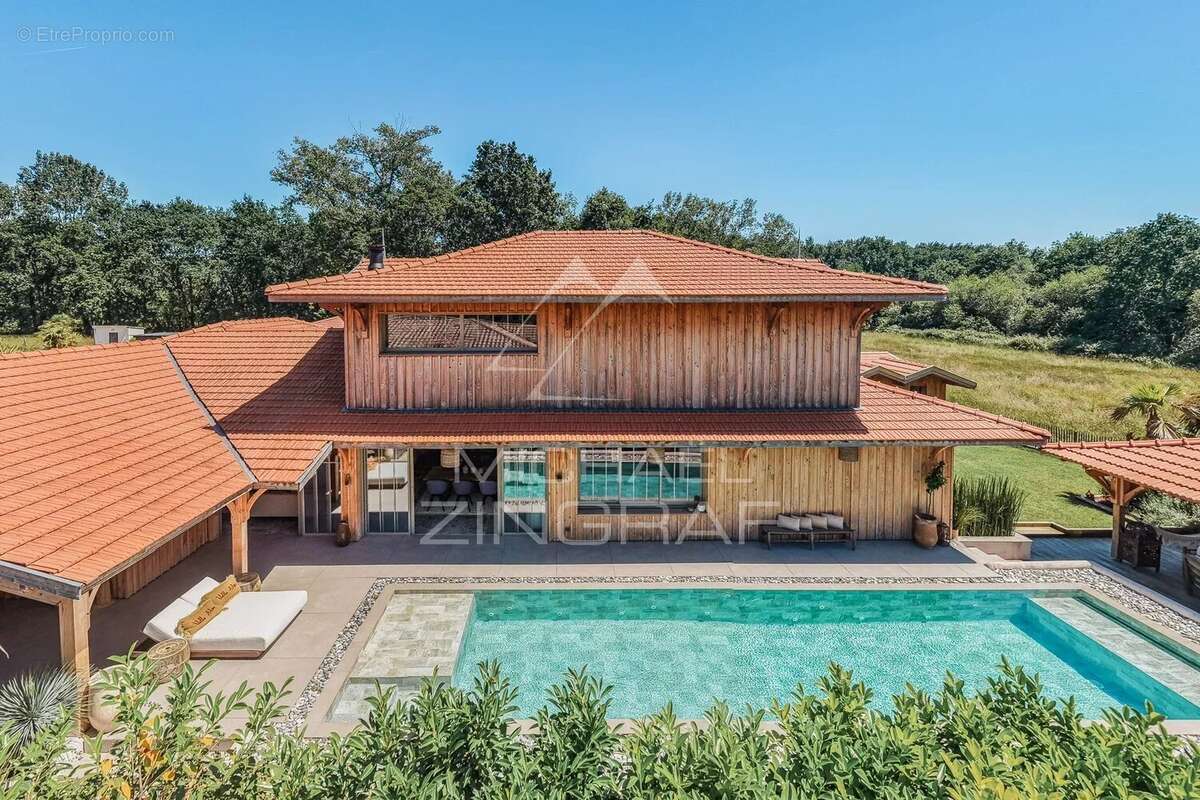 Maison à MIOS