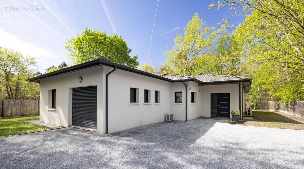 Photo 1 - Maison à SAINT-JEAN-D'ILLAC
