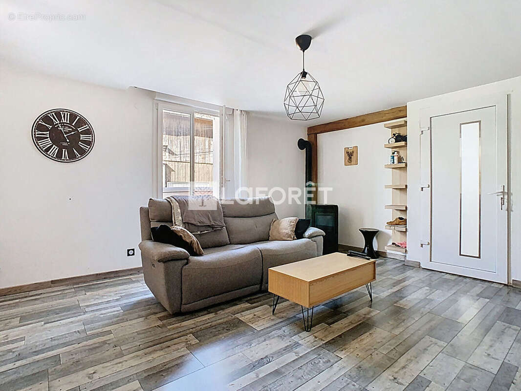 Maison à LA NEUVILLE-AUX-BOIS