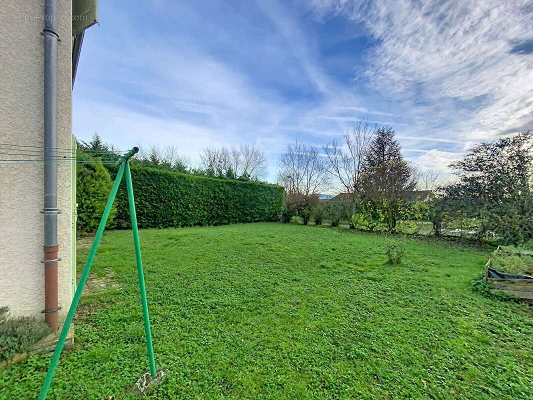 Maison individuelle , 96m2 sur terrain 400m2, trois chambres, un bureau,  un garage. - photo 10