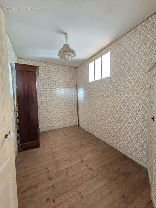 Maison à SAIL-LES-BAINS