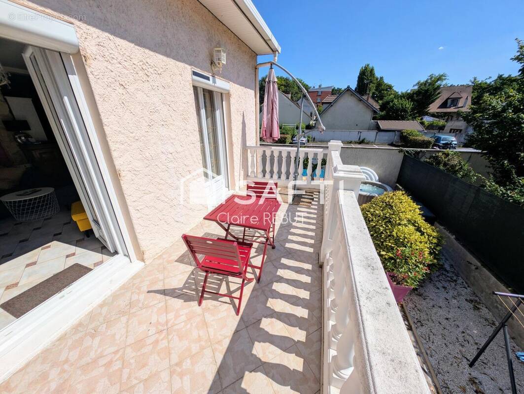 Photo 1 - Maison à LIVRY-GARGAN
