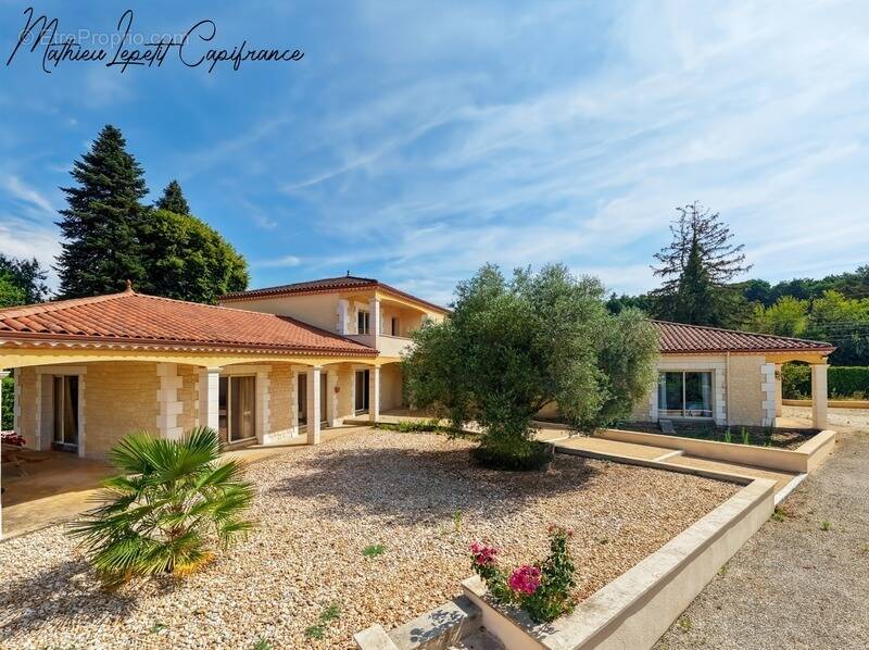 Maison à SAINT-PIERRE-DE-COLE