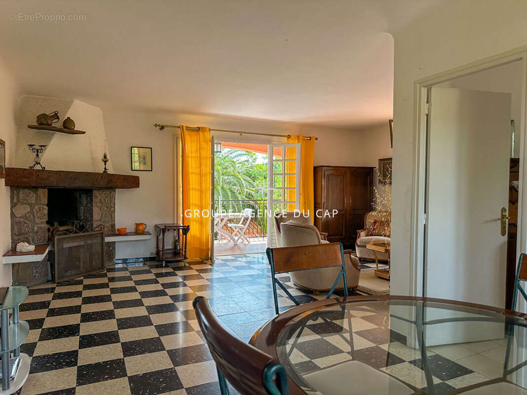 Maison à LES ISSAMBRES