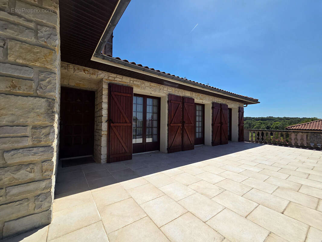 Maison Linars 5 pièce(s) 124 m2 - photo 4