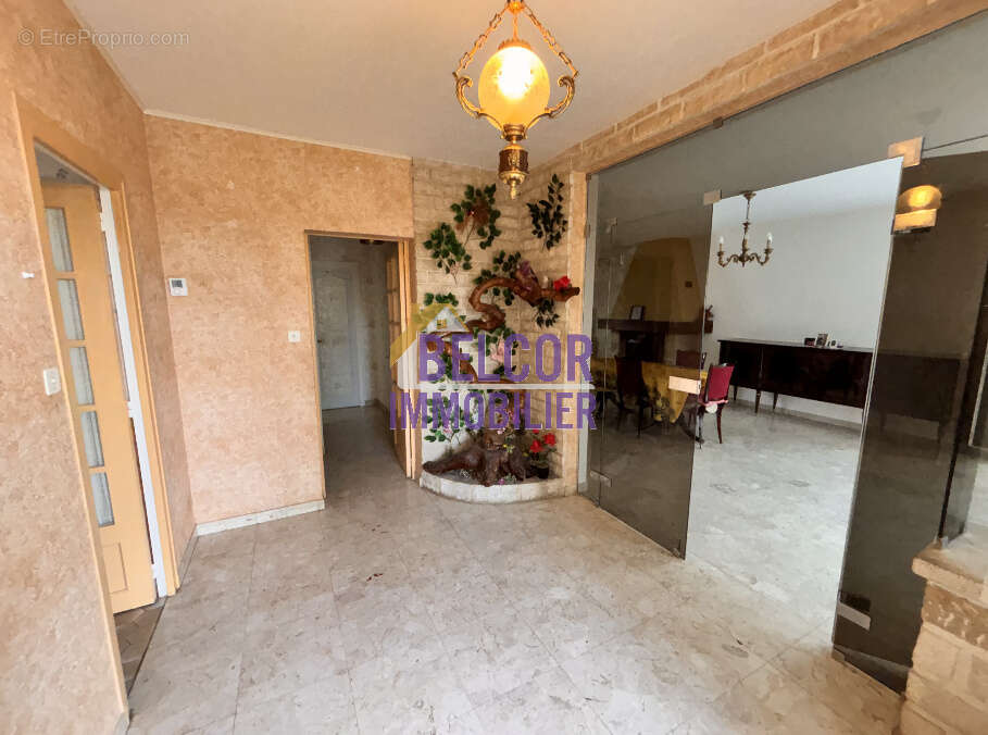7 pièces - 160 m2 (à 15 min de Malesherbes RER D) - photo 2