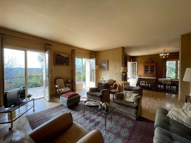 Maison à DECAZEVILLE