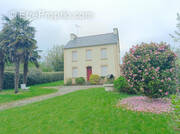 Maison à TREGOUREZ