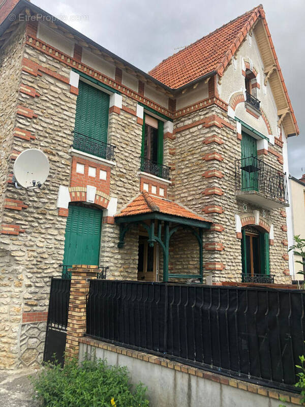 Appartement à MOISSY-CRAMAYEL